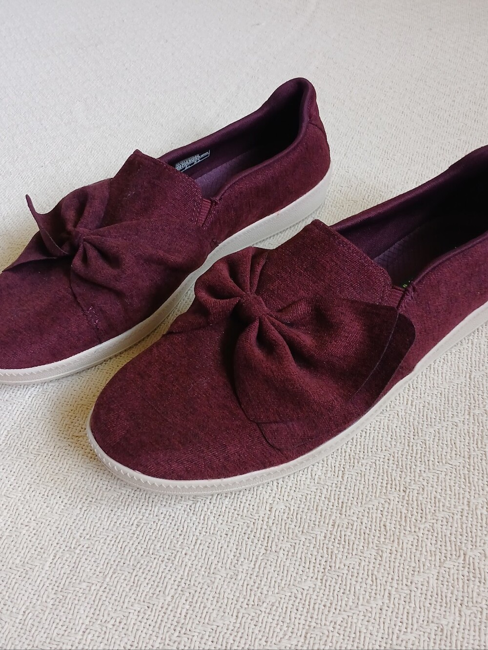 skechers ♡ slip on madison ave burgundy shoes